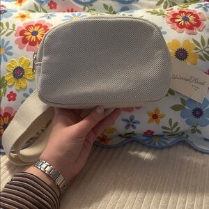 NWT Universal Thread Cream Crossbody Belt Bag